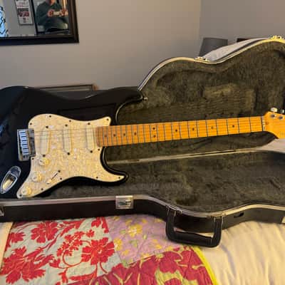 Fender Strat Plus Deluxe 1998 - Black image 4