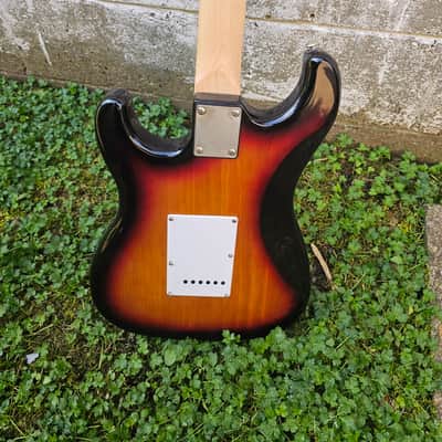 Eagletone Strat style electric guitar - Sunburst image 2