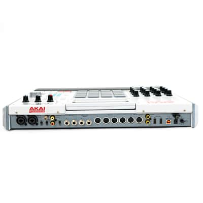 Akai Professional MPC Renaissance Production Controller with 5 Sound Library CDs image 7