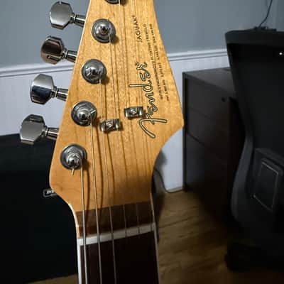 Fender Kurt Cobain Jaguar 2014 - Present - 3-Color Sunburst image 3