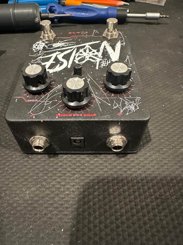 Tallon Electric x Alphawolf - The Noise Pedal