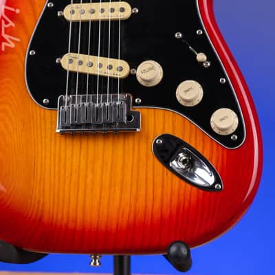 2023 Fender American Ultra Luxe Stratocaster image 5