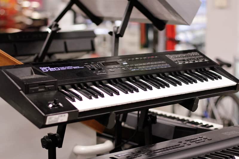 Roland D-20 61鍵 シンセサイザー Roland D-20 61-Key Linear LA Synthesizer Black keyboard Music