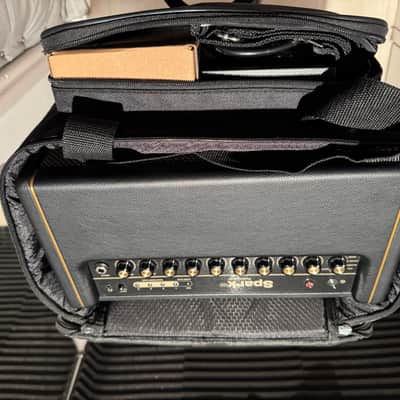 Positive Grid Spark 40 40-Watt 2x4" Modeling Guitar Combo, uLooper, Sparkcontrol foot switch, Spark bag image 2