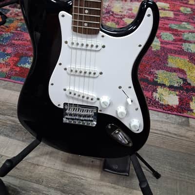 Squier Bullet Stratocaster HT with Laurel Fretboard 2018 - Present - Black image 2