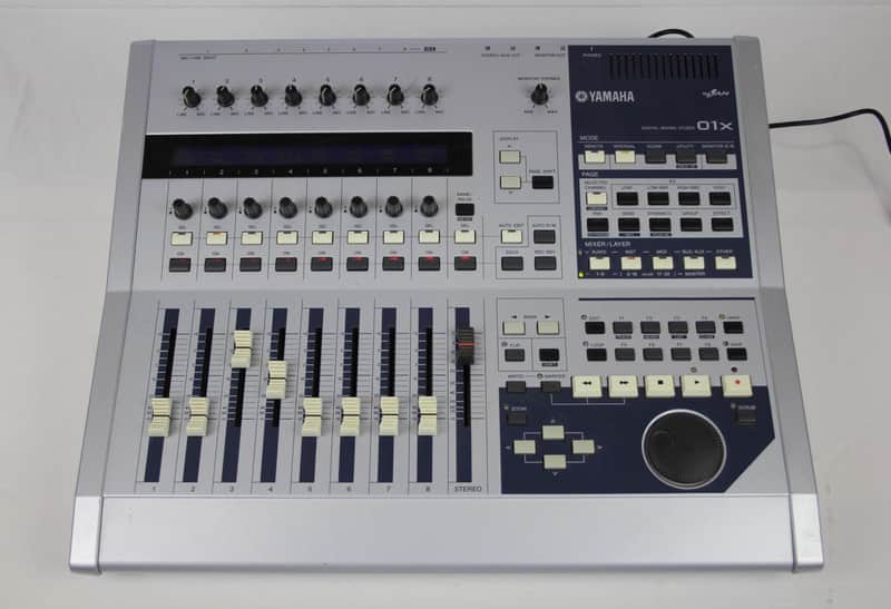 Yamaha 01X - 28 Channel Mixing Digital Mixing Studio new power