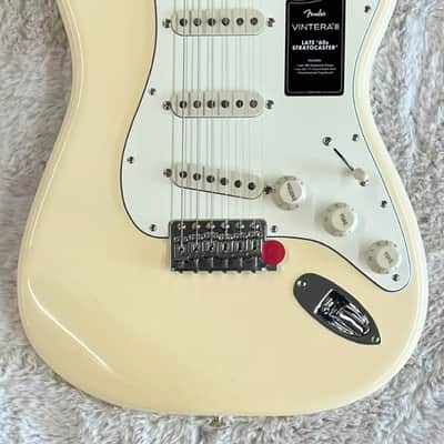 Fender Vintera III Late '60s Stratocaster, Maple Fingerboard, Olympic White image 9