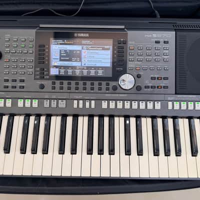 Yamaha PSR-S970 61-Key Arranger Workstation Used image 3