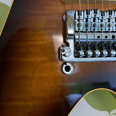 Gibson The Flying V CMT 1981-1985 - Sunburst image 7