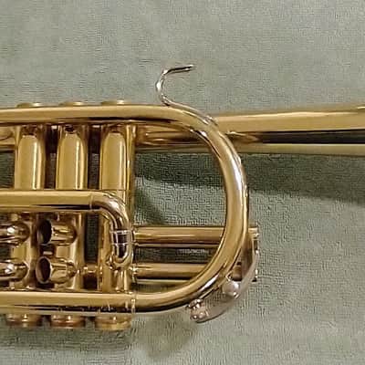 Holton C-602 Collegiate 1971 - laquered brass image 4