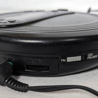 ONN Model ONB15AV201 Personal Portable CD Player with FM Radio, Headphones image 8