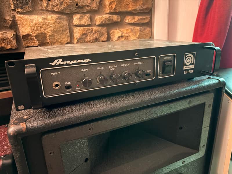 Ampeg B1-RE 300-Watt Rackmount Bass Amp Head 2000s - Black image 1
