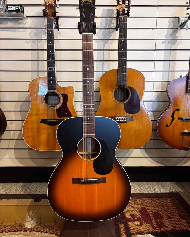Martin 000-17 2021 - Whiskey Sunset image 1