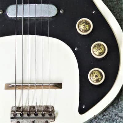 Super Rare Vox Shadow "LG50" style Shadow Guitar in White w/ HSC image 3