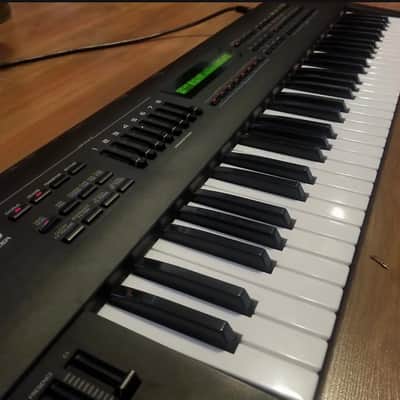 Roland JV-80 61-Key Multi-Timbral Synthesizer 1992 - 1994 - Black image 2