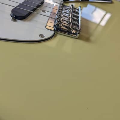Fender Player II Mustang 2024 - Present - Hialeah Yellow image 6