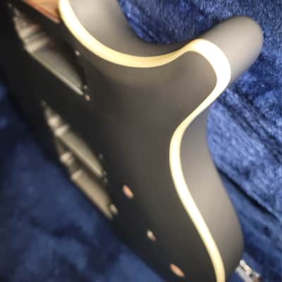 Warmoth Velocity Body, USA Custom, Silver, Binding image 3