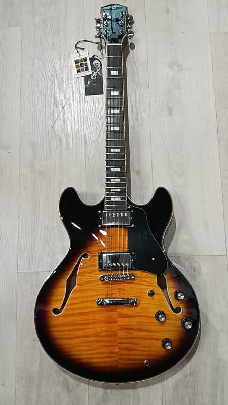Sire Larry Carlton H7 VS image 1