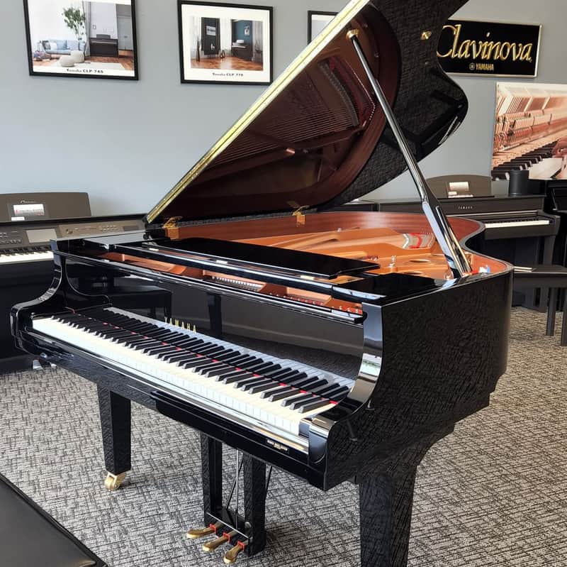 Yamaha C3x  6'3" Grand Piano in Polished Ebony Manufactured 2012 in Japan