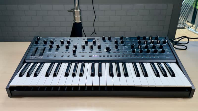 Oberheim TEO-5 44-Key 5-Voice Synthesizer