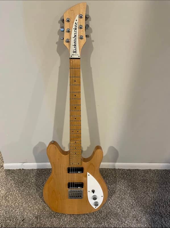 1993 Rickenbacker 220 - Mapleglo image 1