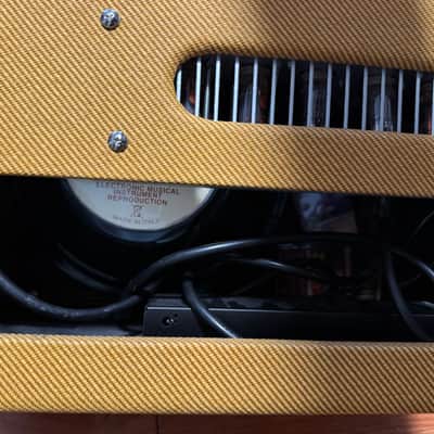 Fender Blues Junior Lacquered Tweed 15-Watt 1x12" Guitar Combo 2016 - Present - Lacquered Tweed image 6