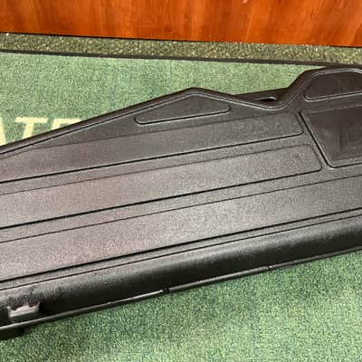 Peavey Vintage T-15 Guitar / T-30 Bass Contour Molded Hard Case - Black image 13