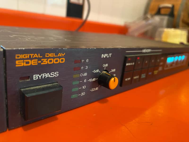 Roland SDE-3000 Digital Delay | Reverb Canada