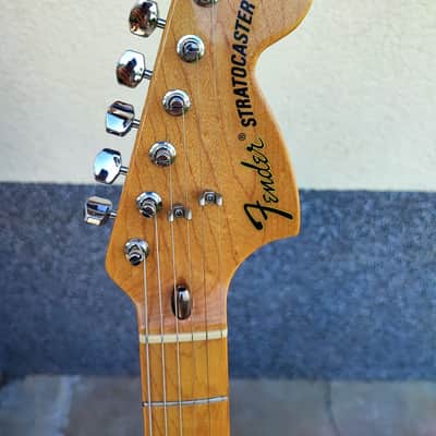 Fender  Stratocaster Series '70s Stratocaster with Maple Fretboard 2000 image 5
