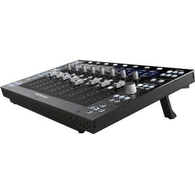 SSL UF8 Contrôleur USB 8 faders capacitifs motorisés pour DAW image 2