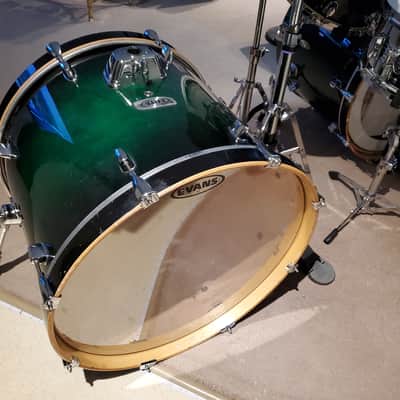 MAPEX "M" 22"x18" Bass Drum - Emerald Green Fade - Save $ image 9