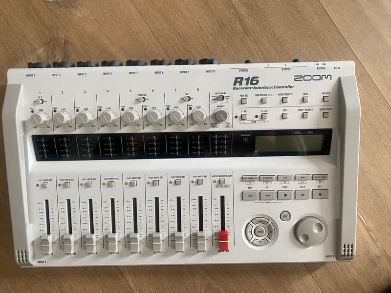 Zoom R16 USB Audio Interface / Digital Multitrack Recorder