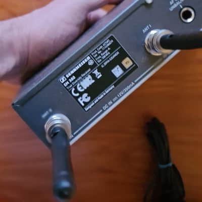 Sennheiser Sennheiser EM100 G3 True Diversity Receiver – 516–558 MHz – Professional Audio image 6