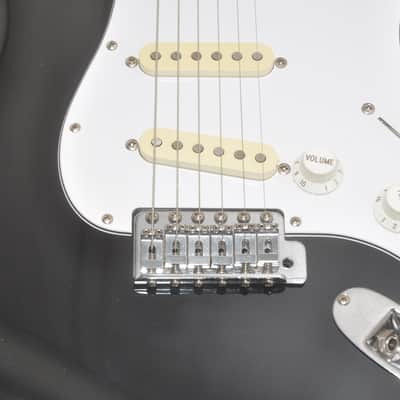 Fender Stratocaster K008976 Electric Guitar Ref No 7577 image 4