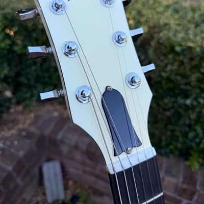 Gibson Signature Les Paul Guitar with OHSC 2012 - Excellent image 15