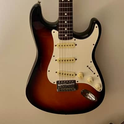 COLLECTORS ONLY: Rare 1994 Fender Stratocaster – Fire-Era Ensenada Production, Made in Corona U.S.A. – MN4135131 – Collector Grade / Near-Mint image 3