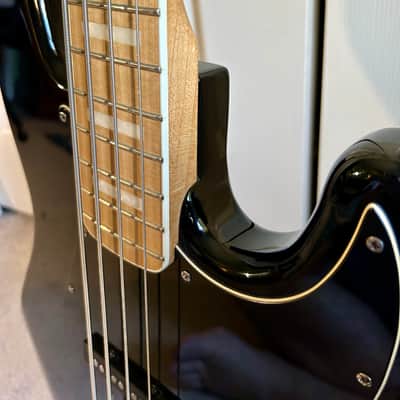 Squier Vintage Modified '77 Jazz Bass 2011 - 2018 Black image 3