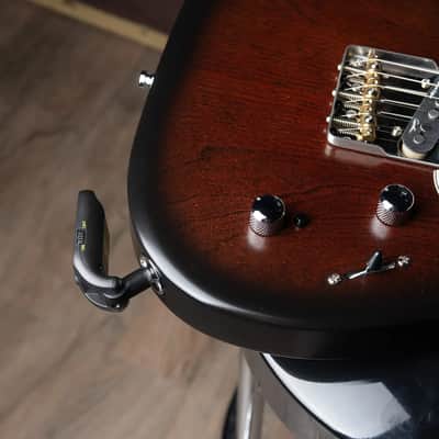 Godin #052936 - Wireless Guitar System 5.8Ghz Rechargeable Digital Transmitter and Receiver Set image 3