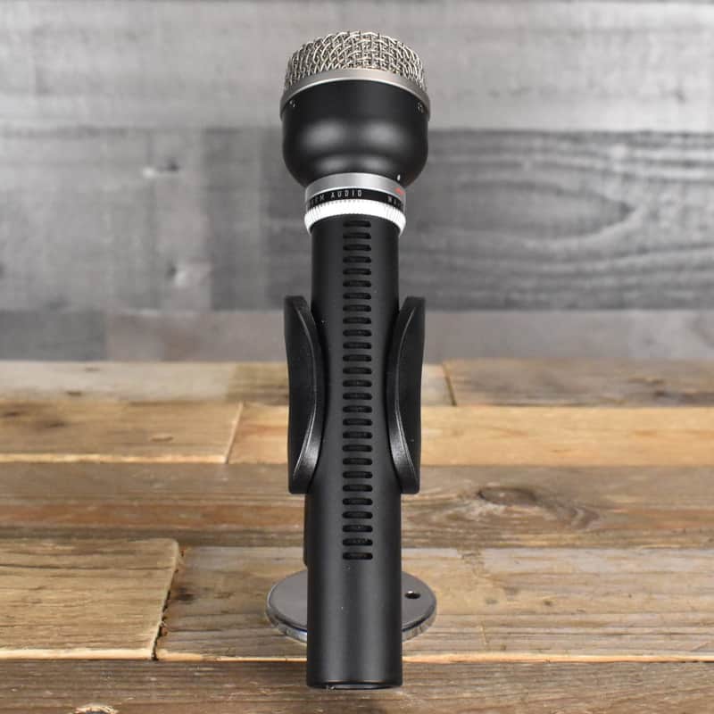 Warm Audio WA-19B 60's Vintage Style Dynamic Microphone - Black image 1