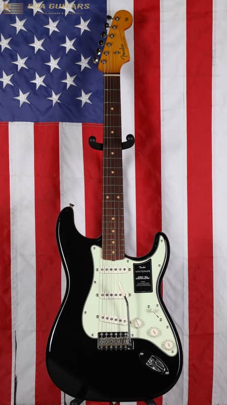 Fender Vintera III Early '60s Stratocaster - Black image 1