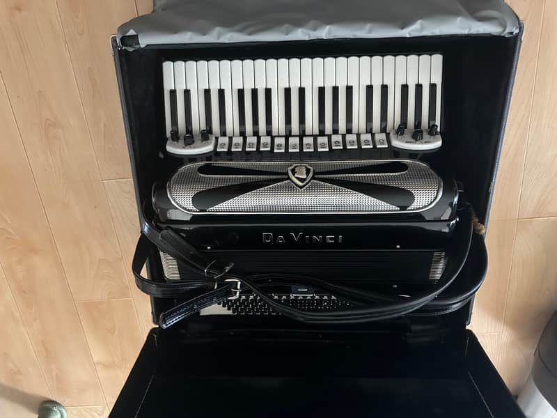 Guerrini Da Vinci Model C.G.20 Piano Accordion LMMH 41 120 - Black