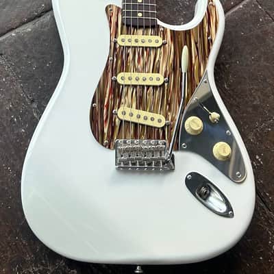 High Spirit Guitars Stray Hawk 2025 - White image 2