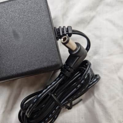 Electro-Harmonix MKD-400100GS 40V DC 100 mA AC/DC-adaptor EU image 2