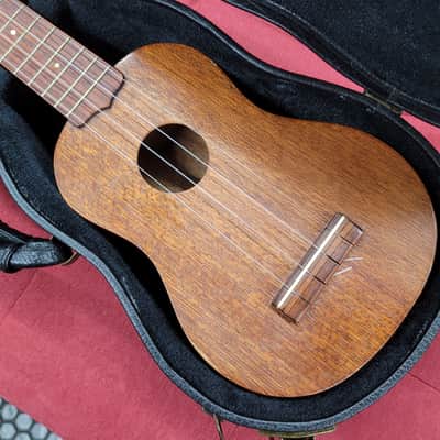 Aloha Royal Soprano Ukulele with Case - Mahogany image 2