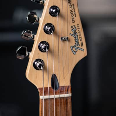 2003 Fender Special Edition Splatter Stratocaster Electric Guitar - Dakota Red with Gig Bag - Used image 5