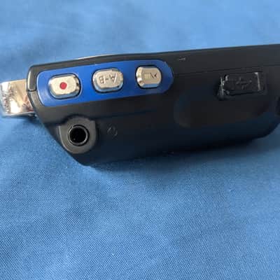 iRiver T10 1gb Blue Digital mp3 Player image 5