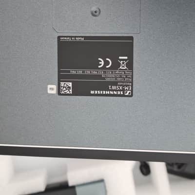 Sennheiser Sennheiser XS Wireless 1 Headset System | EM-XSW1 Receiver + SK-XSW Bodypack + ME3 Headset Microphone | 821–865 MHz image 18