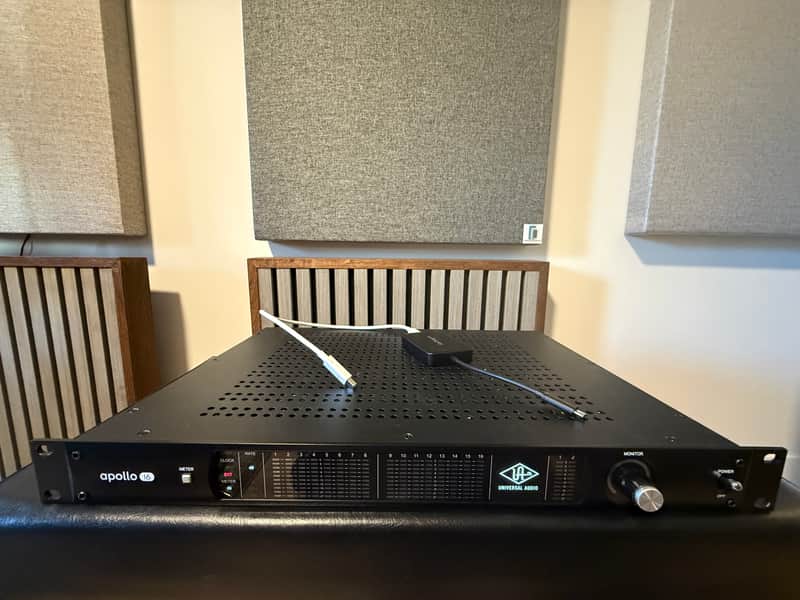 Universal Audio Apollo 16 QUAD Thunderbolt 2 Audio Interface