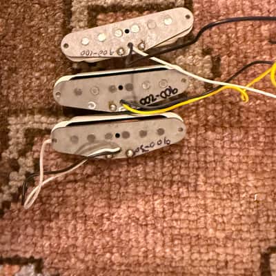 Fender 099-2205-000 Vintera '60s Stratocaster Pickup Set 2020s - Aged White image 2