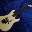 Kramer Baretta 1983 White/Cream W/case